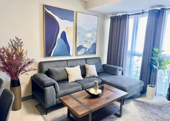 City Lights Apartment In Bgc